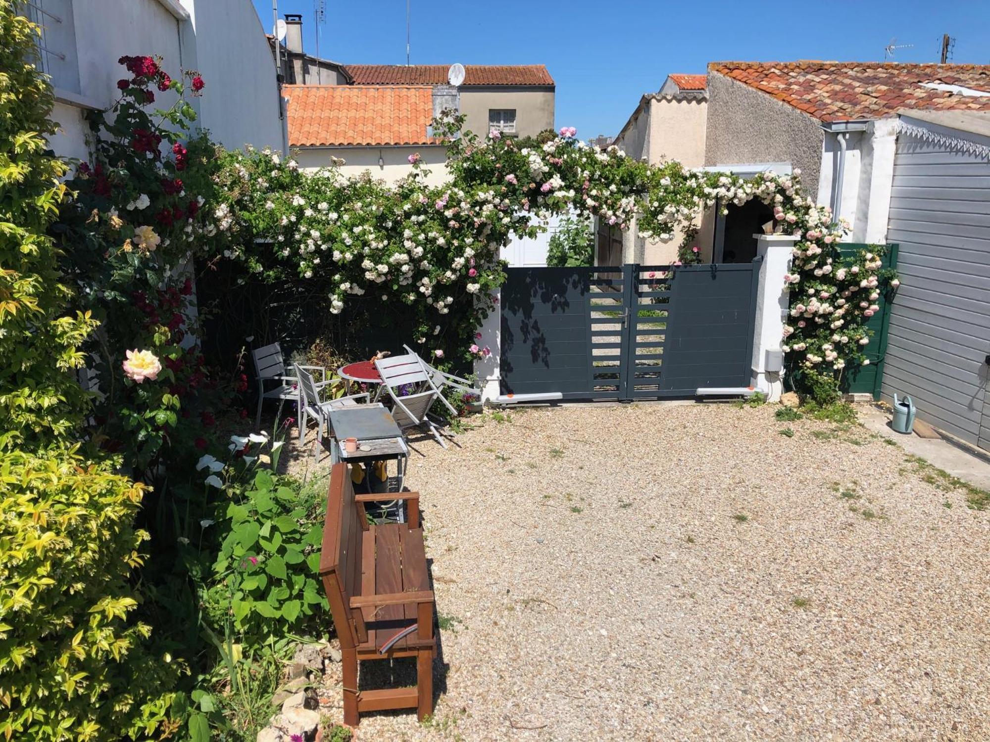 ブルスフラン Au Pied De L'Ile Oleronヴィラ エクステリア 写真