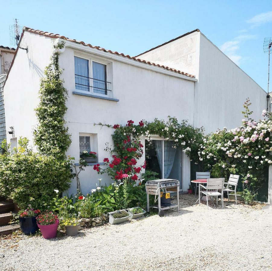ブルスフラン Au Pied De L'Ile Oleronヴィラ エクステリア 写真