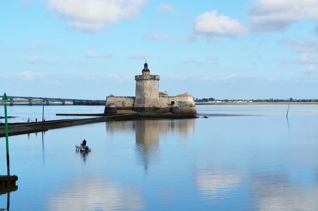 ブルスフラン Au Pied De L'Ile Oleronヴィラ エクステリア 写真